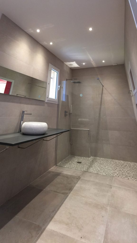 Rénovation salle de bain Montpellier - douche italienne
